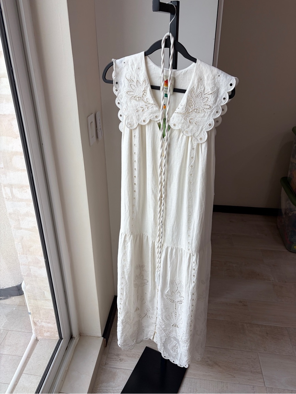 Farm Rio: OFF WHITE SLEEVELESS MAXI DRESS - Picture 10 of 10